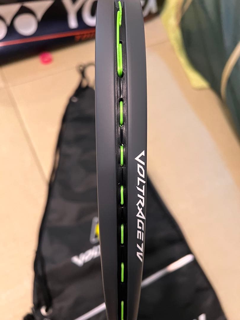 YONEX ヨネックスVOLTRAGE ボルトレイジ 7V