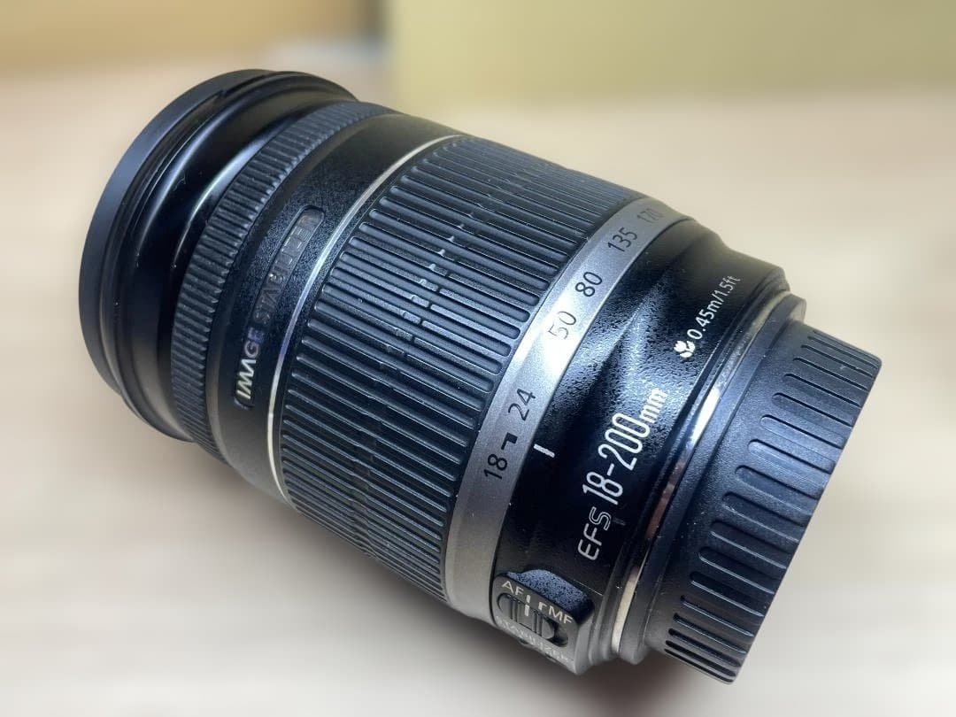 Canon EF-S 18-200mm レンズ