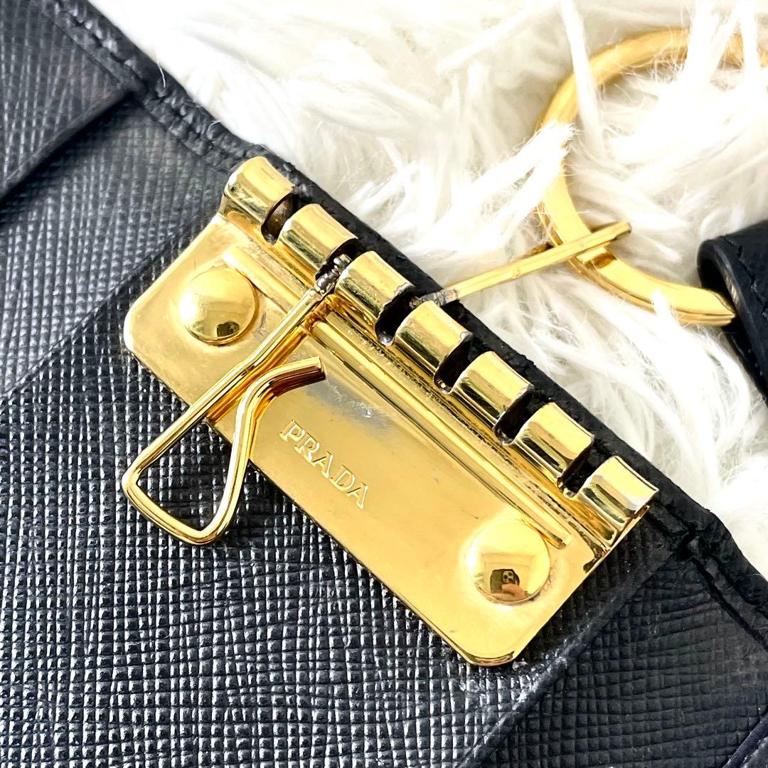 プラダ　PRADA キーケース　ゴールド　サフィアーノ　レザー　ブラック　黒