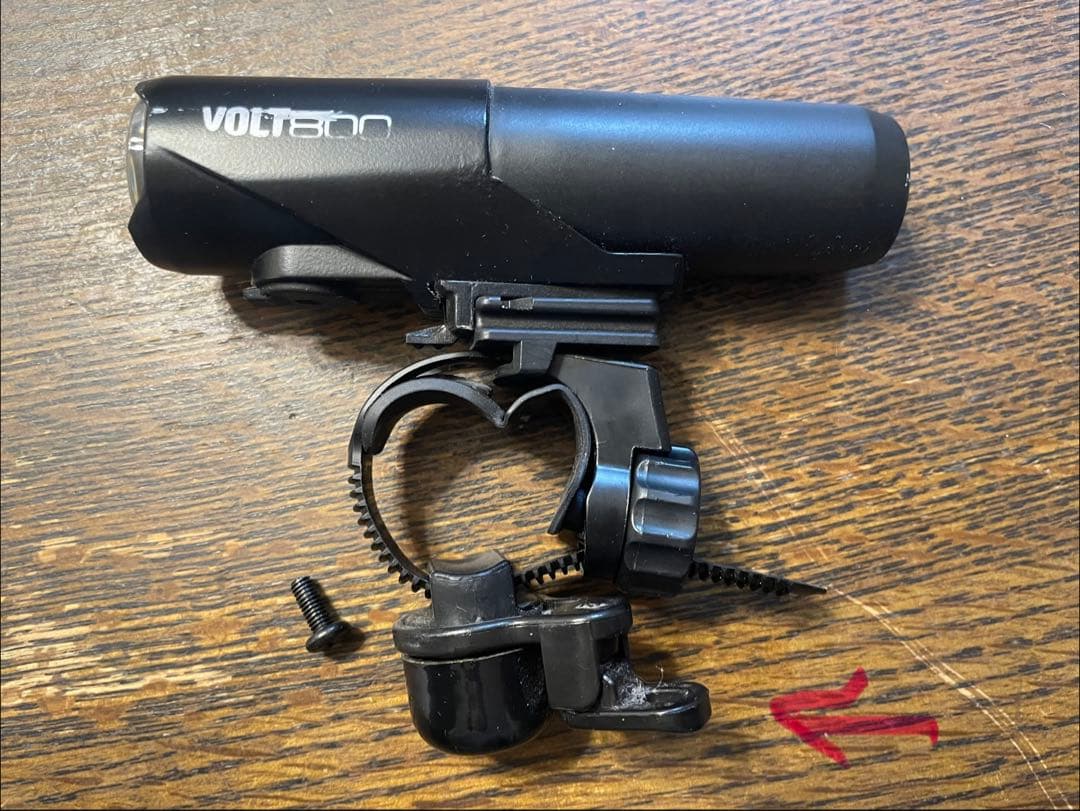 VOLT800 再充電可能ヘッドライト　ベルおまけ付き