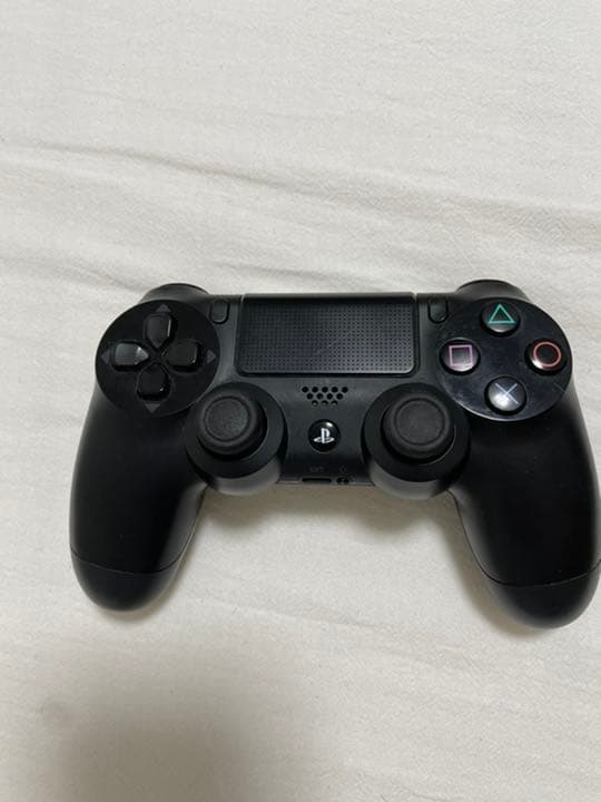 PlayStation 4 本体＋ソフト6本＋コントローラー2つ＋イヤホン