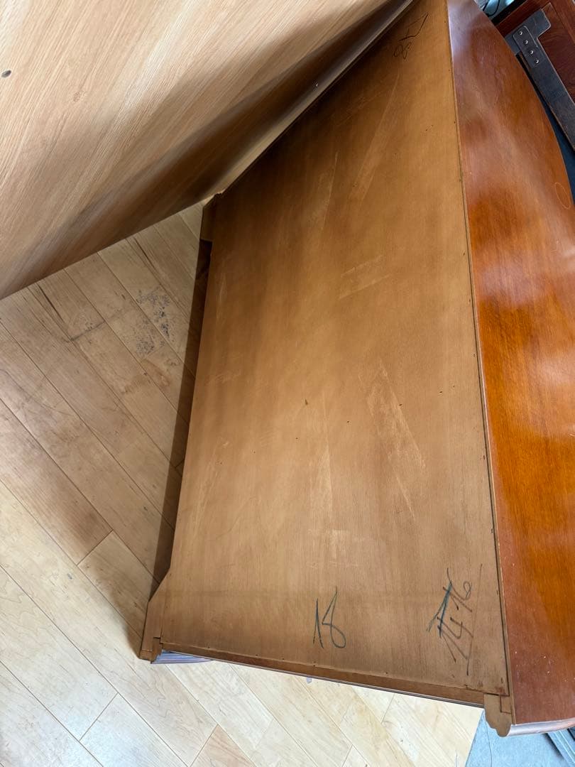 アンティーク調キャビネット クラシック 木製サイドボード ガラス扉付き 仙台