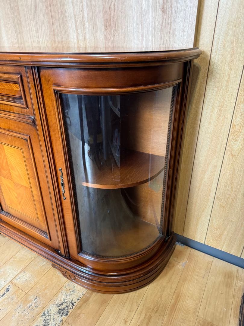 アンティーク調キャビネット クラシック 木製サイドボード ガラス扉付き 仙台