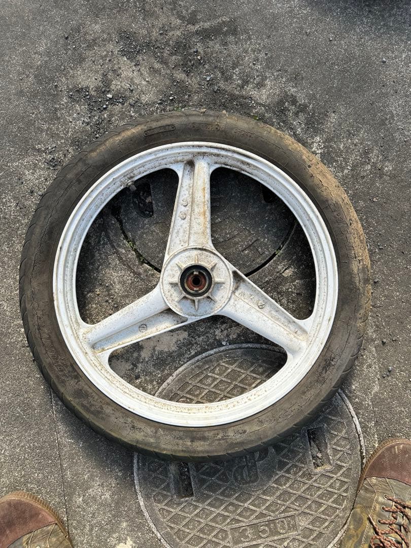 ns50f フロントホイール その2