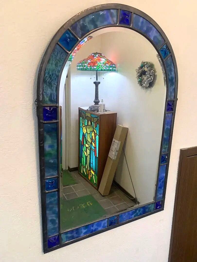 壁掛け鏡　5mm厚の面取り鏡に10個のカットジュエル　ステンドグラス