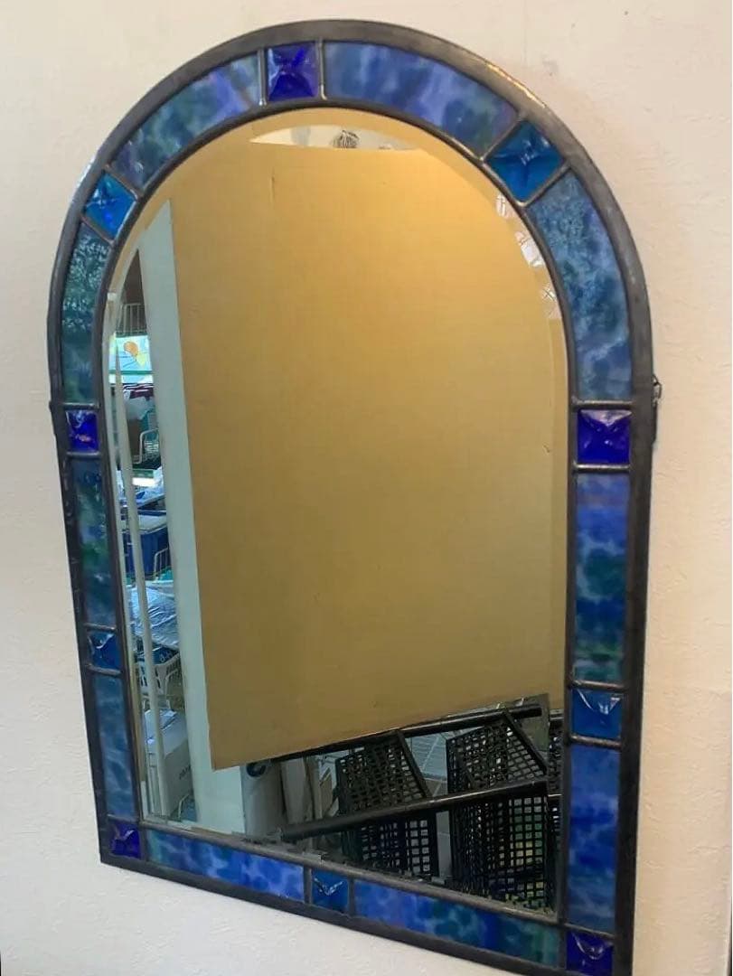 壁掛け鏡　5mm厚の面取り鏡に10個のカットジュエル　ステンドグラス