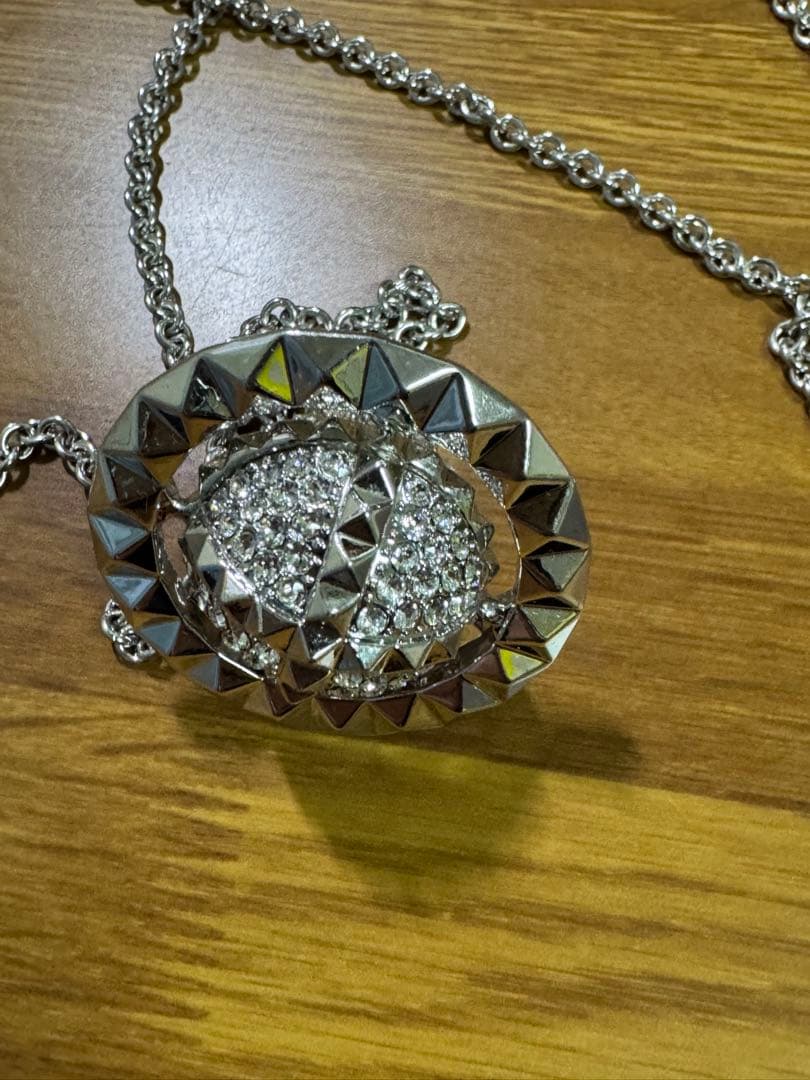 Vivienne Westwood オーブ　スタッズペンダントネックレス