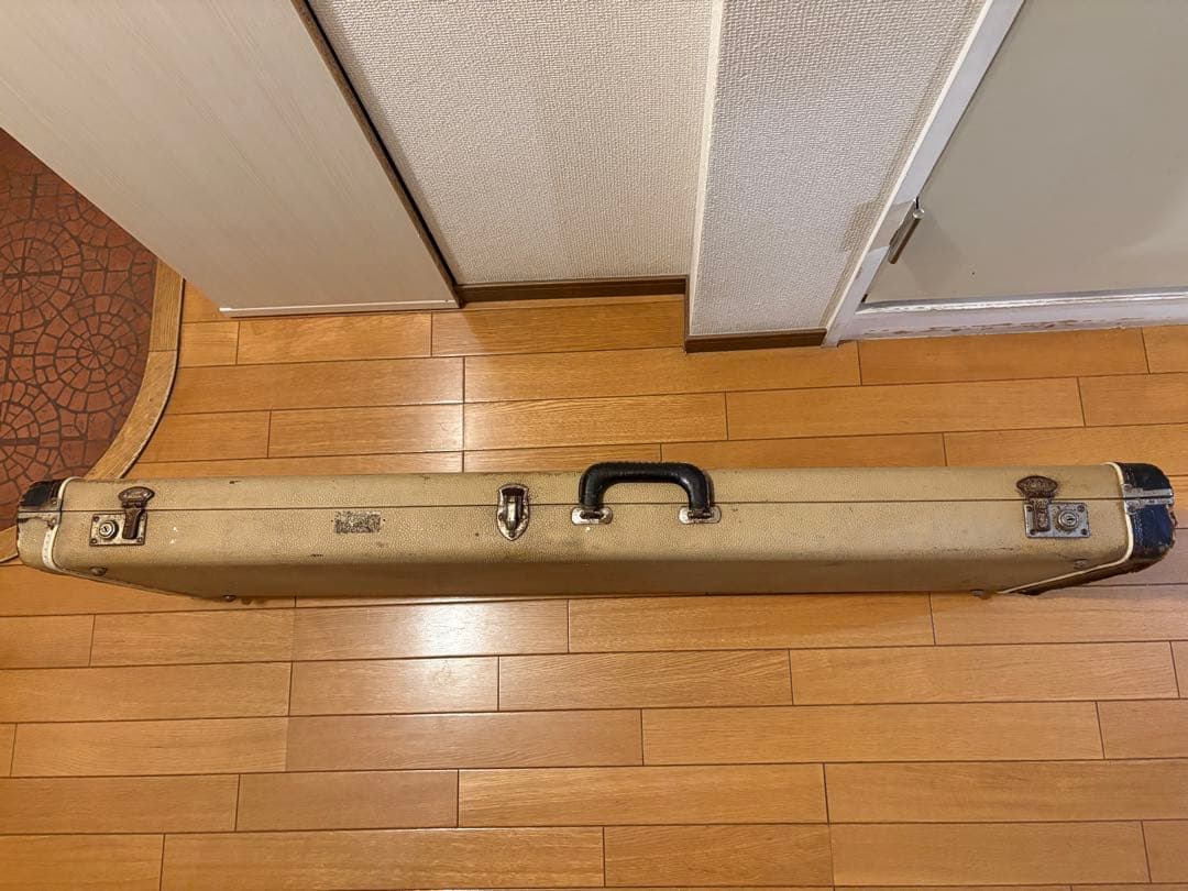 60年代フェンダージャズベ、プレベ用ホワイトトーレックスケース　Fender