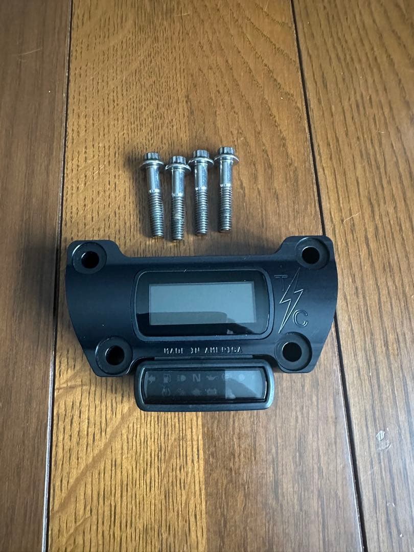 ローライダーst用、スラッシン デジタルメーター クランプARPボルト付き