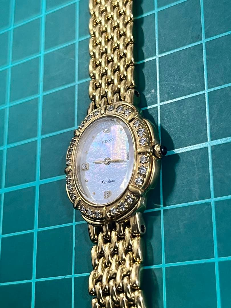 SEIKO エクセリーヌ ゴールド オーバル 石付き☆綺麗☆早い者勝ち☆腕時計
