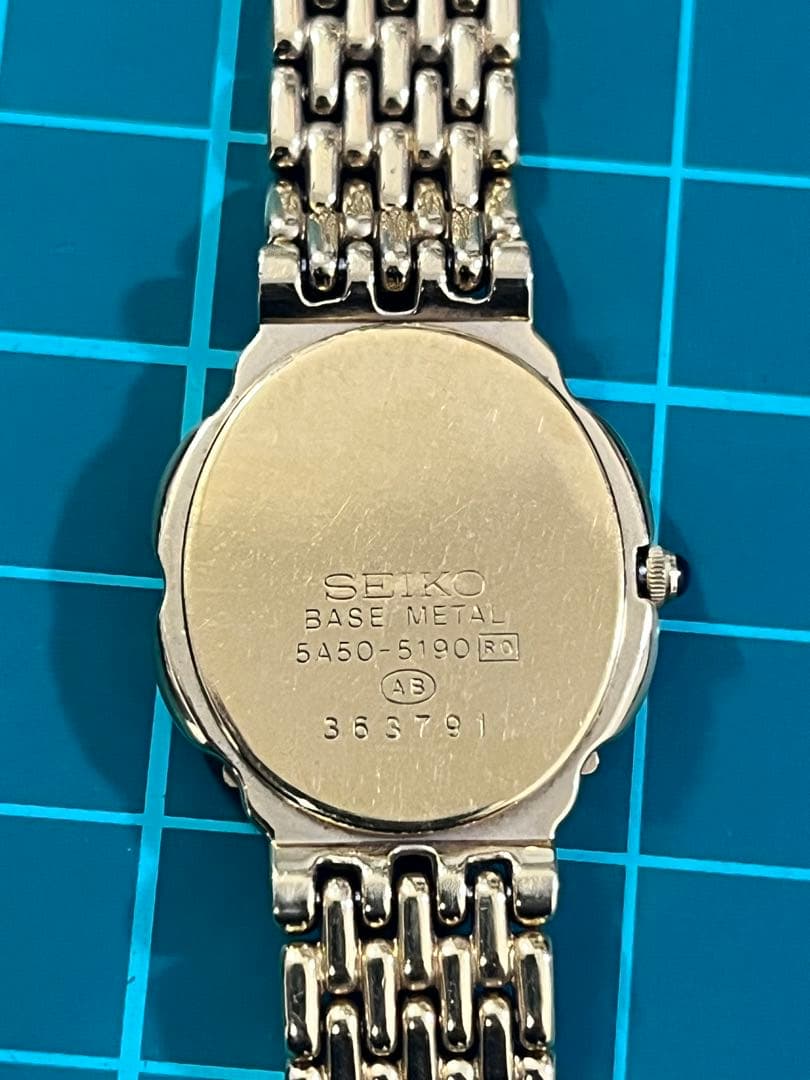 SEIKO エクセリーヌ ゴールド オーバル 石付き☆綺麗☆早い者勝ち☆腕時計