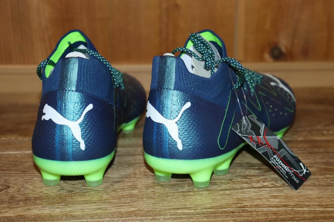 新品 プーマフューチャーアルティメット HG/AGサッカースパイク27.5cmⒽ
