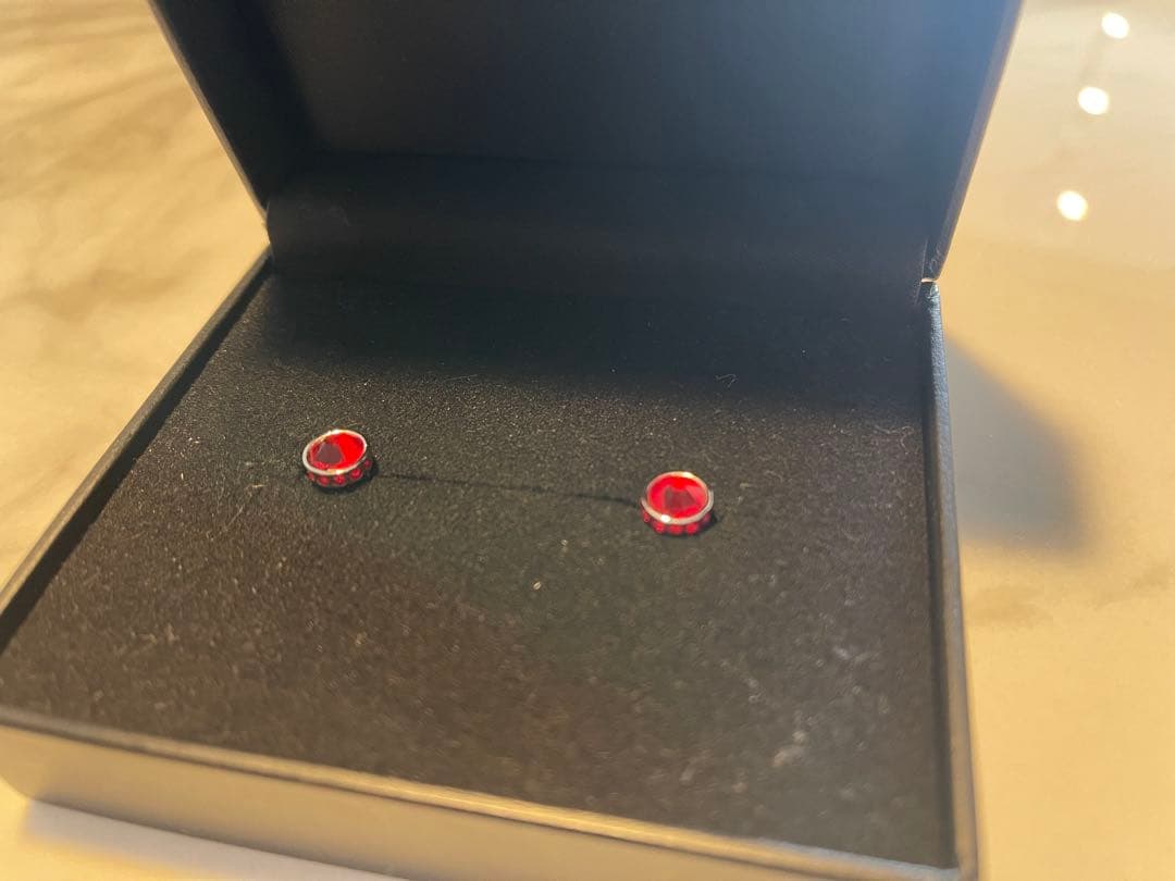 Capana レッドピアス ペア 完売カラー