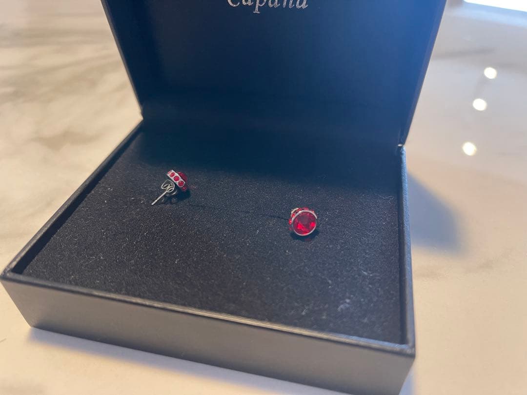 Capana レッドピアス ペア 完売カラー