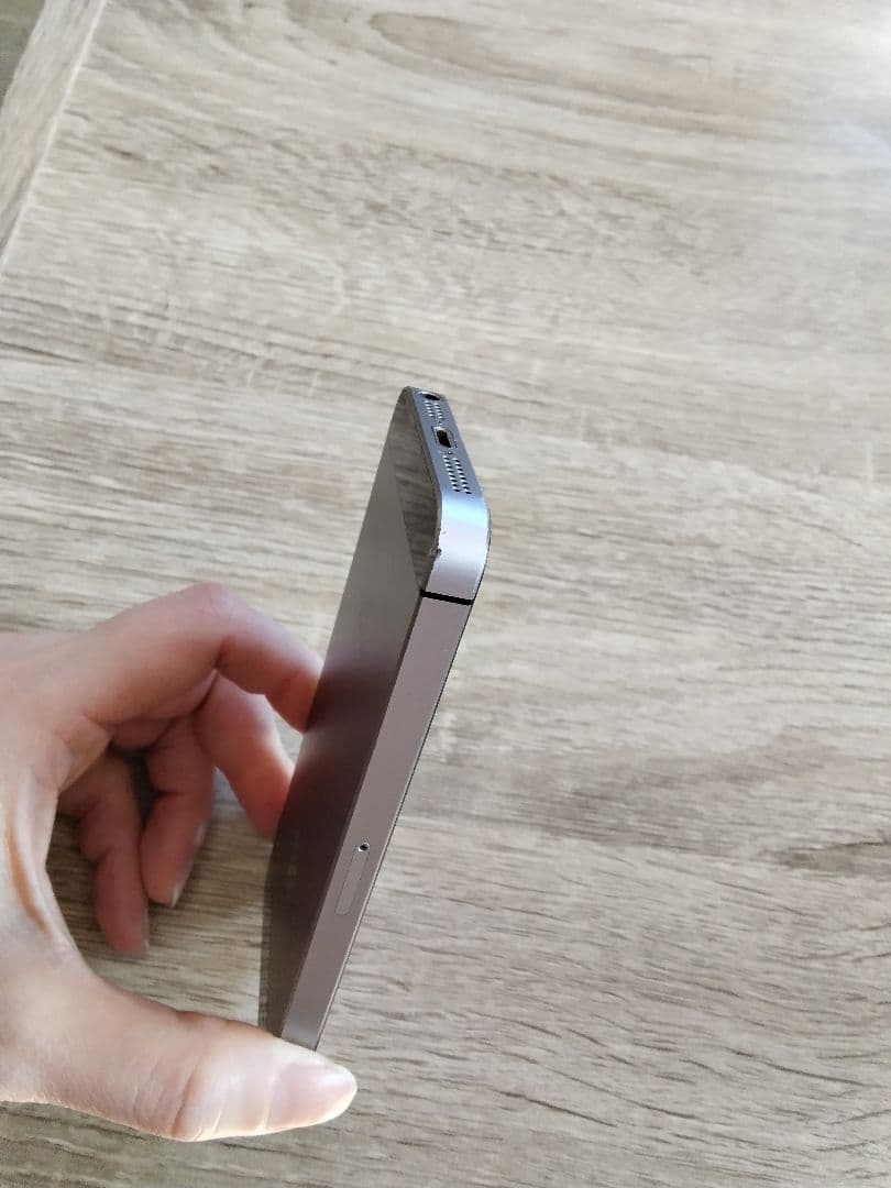 【中古品】iPhone SE 第1世代 64GB スペースグレイ SIMフリー