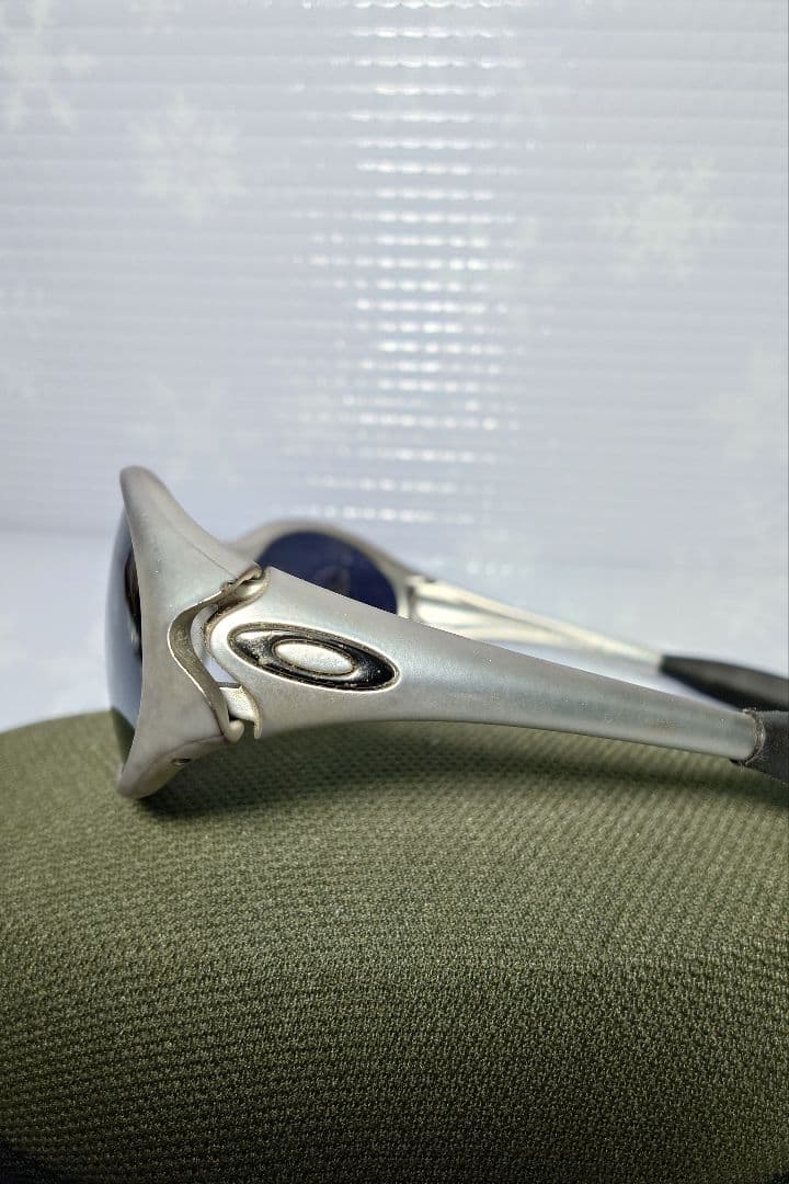 Oakley アイジャケット サングラス シルバー/ブラック