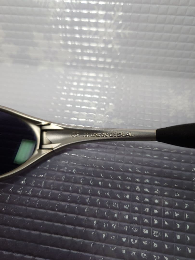 Oakley アイジャケット サングラス シルバー/ブラック