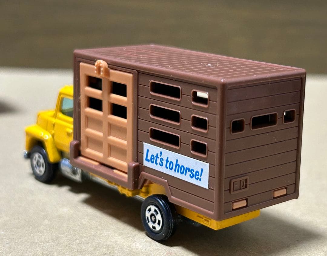 日本製 赤箱 トミカ フォード キャトルトラック