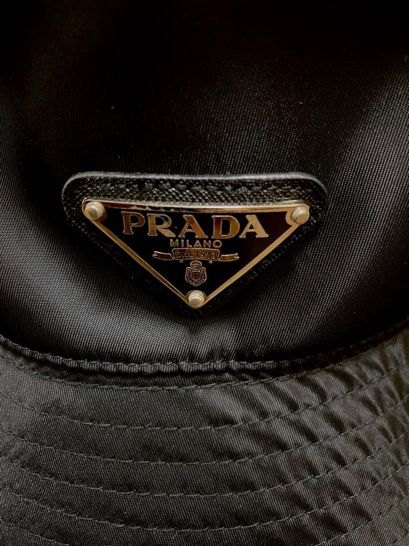 あ*ち様 PRADAのレディースバケットハットです M
