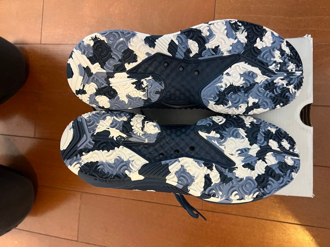 【未使用品】YONEX フュージョンレブ4メンGC 24.5 ネイビーブルー