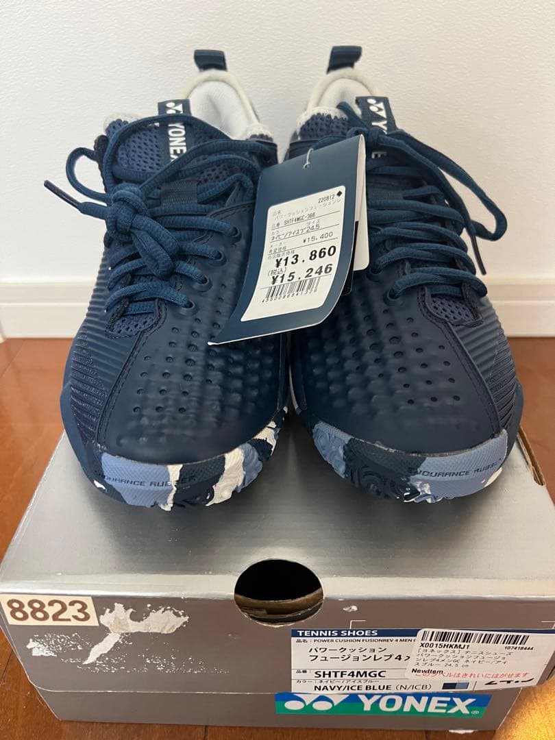 【未使用品】YONEX フュージョンレブ4メンGC 24.5 ネイビーブルー