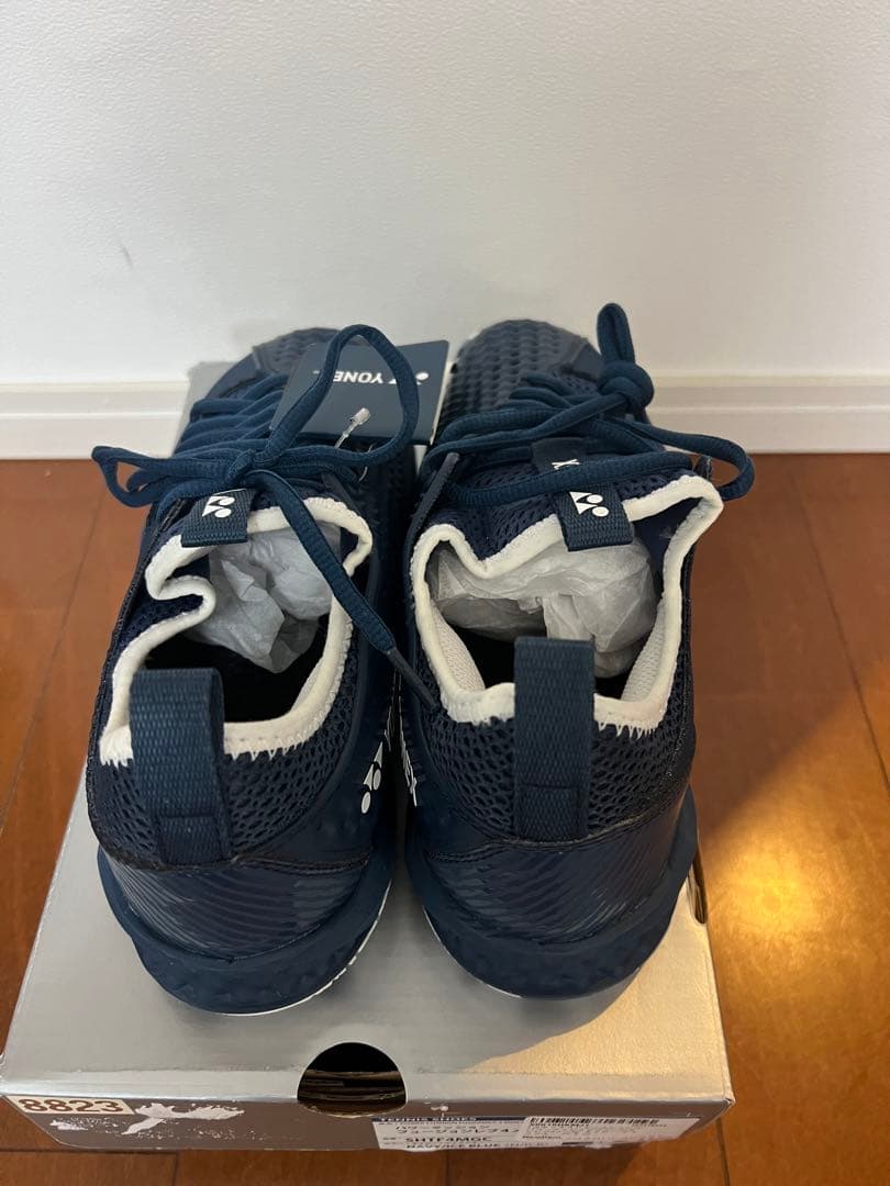 【未使用品】YONEX フュージョンレブ4メンGC 24.5 ネイビーブルー