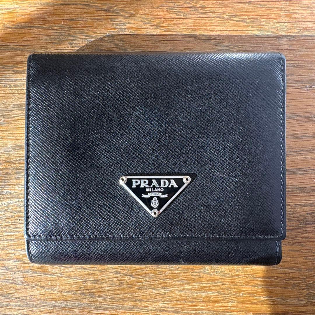 専用PRADA プラダ ブラック 三つ折り財布 サフィアーノレザー