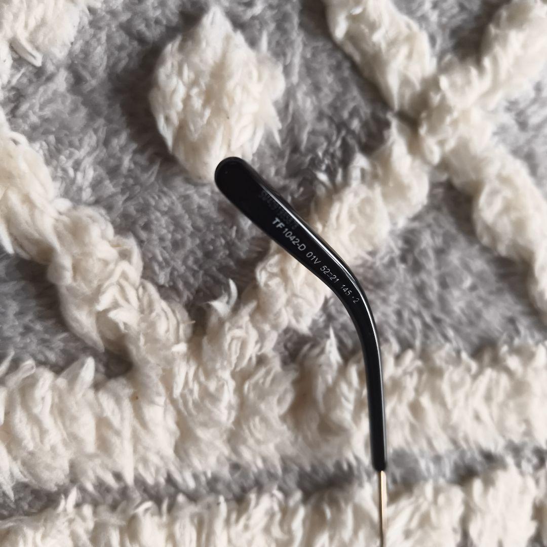 TOM FORD トムフォード TF1042-D 01V 　こたろう