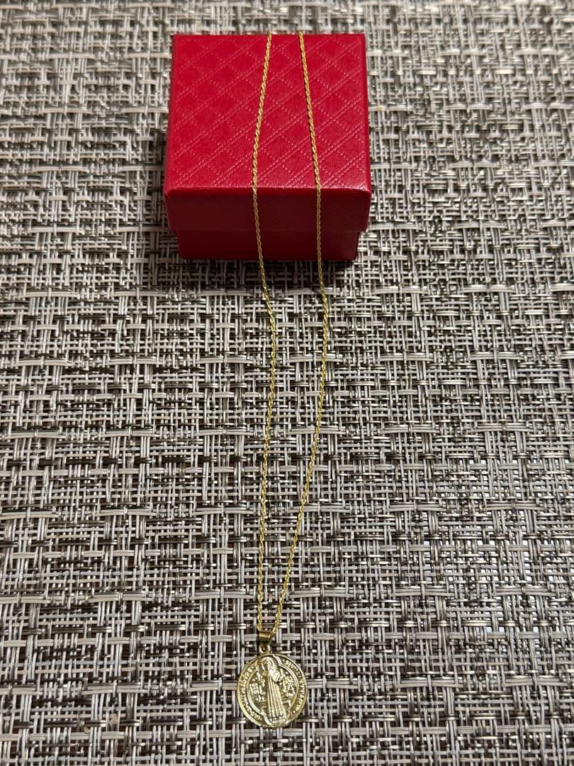 K18 St. Benedictゴールドメダル型ネックレス!