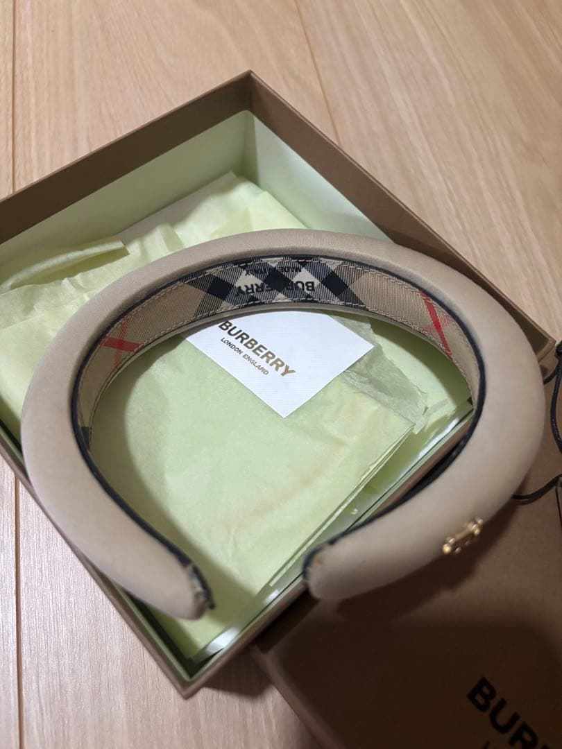 BURBERRY ベージュ ヘアバンド