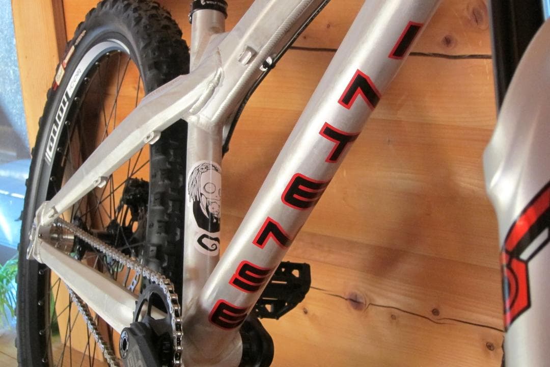 Intense Tazer HT ダートジャンプ／ストリートカスタム