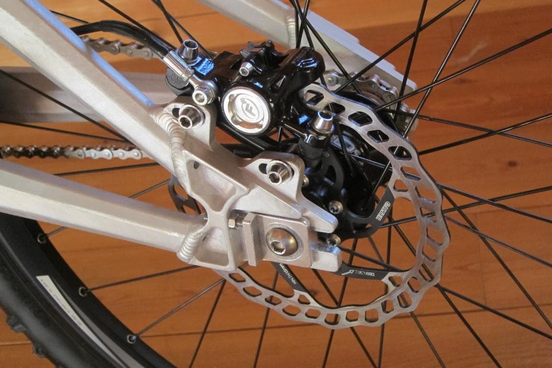 Intense Tazer HT ダートジャンプ／ストリートカスタム