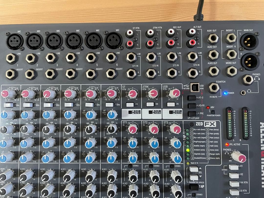 ALLEN & HEATH ZED 12-FX アナログミキサー