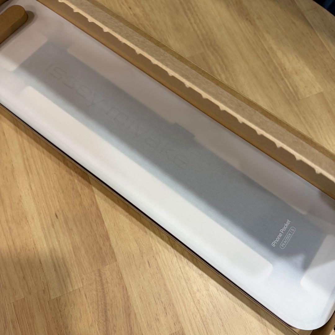 新品未開封 iPhone Pocket ショートピーコック