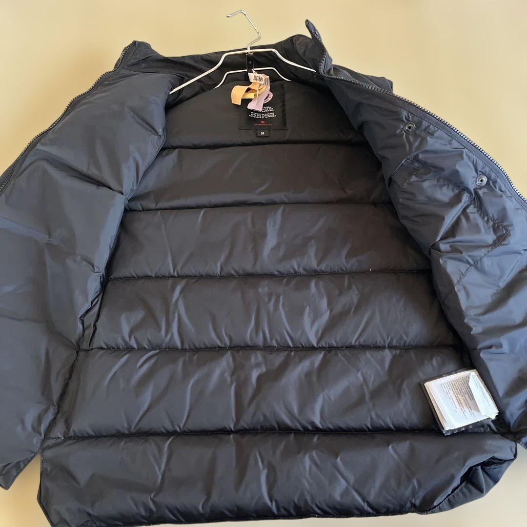 カナダグース　ダウンベスト　ブラック　S　クリーニング済み