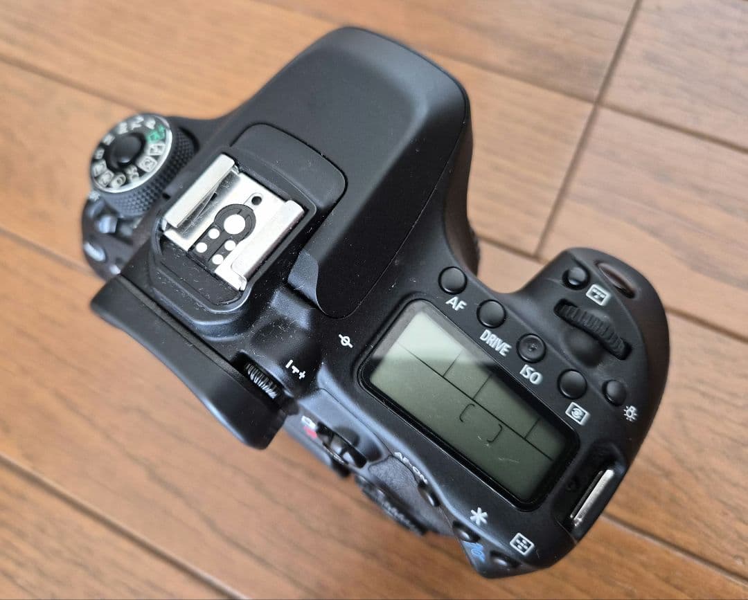 【五輪記念品＆金スト付】EOS80D EF-S18-55IS STMレンズキット