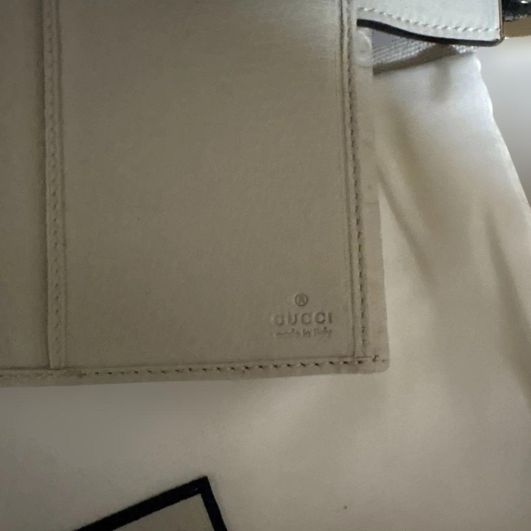 GUCCI グッチ GGシマレザー アイボリー　Ｗホックタイプ　保存袋・箱付き