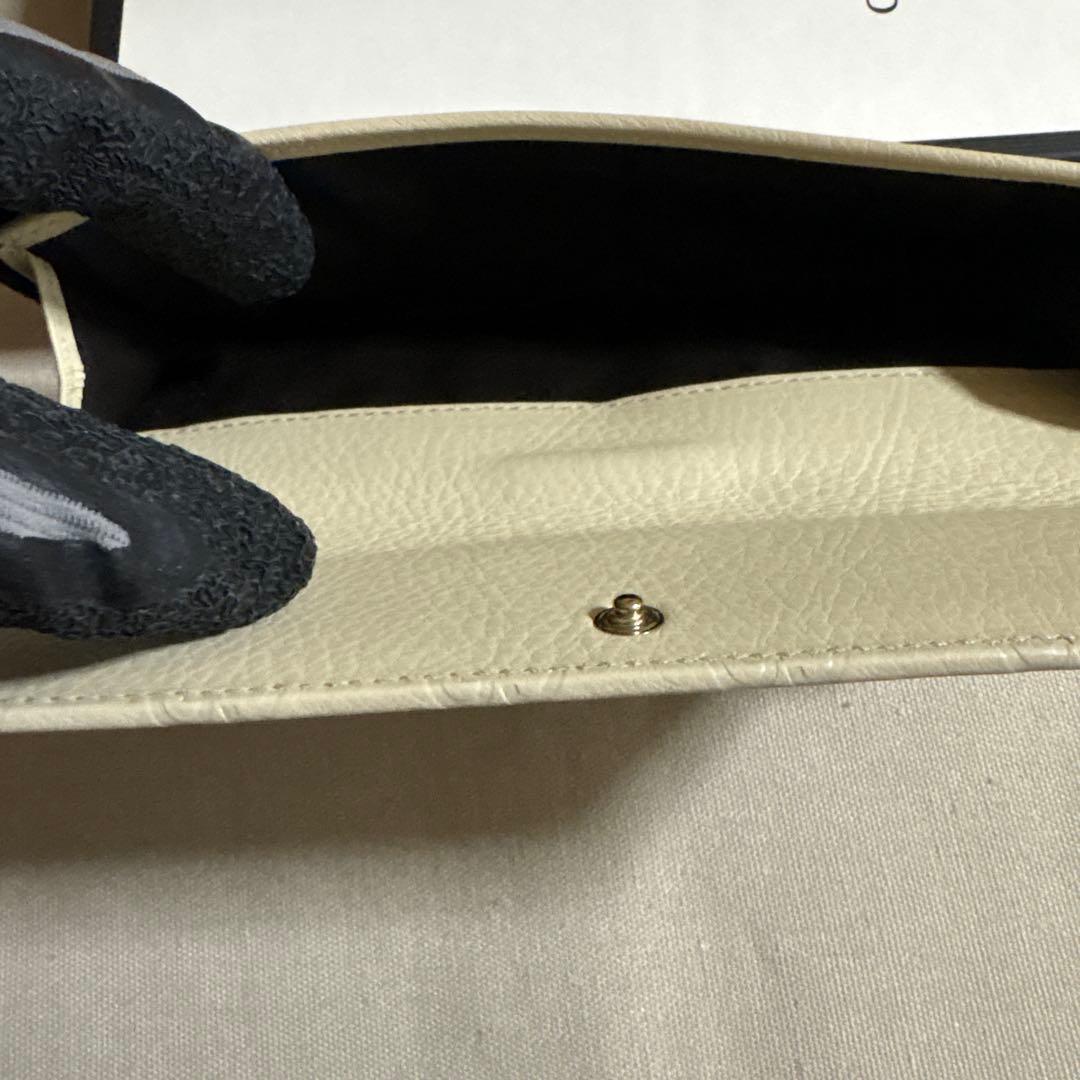 GUCCI グッチ GGシマレザー アイボリー　Ｗホックタイプ　保存袋・箱付き