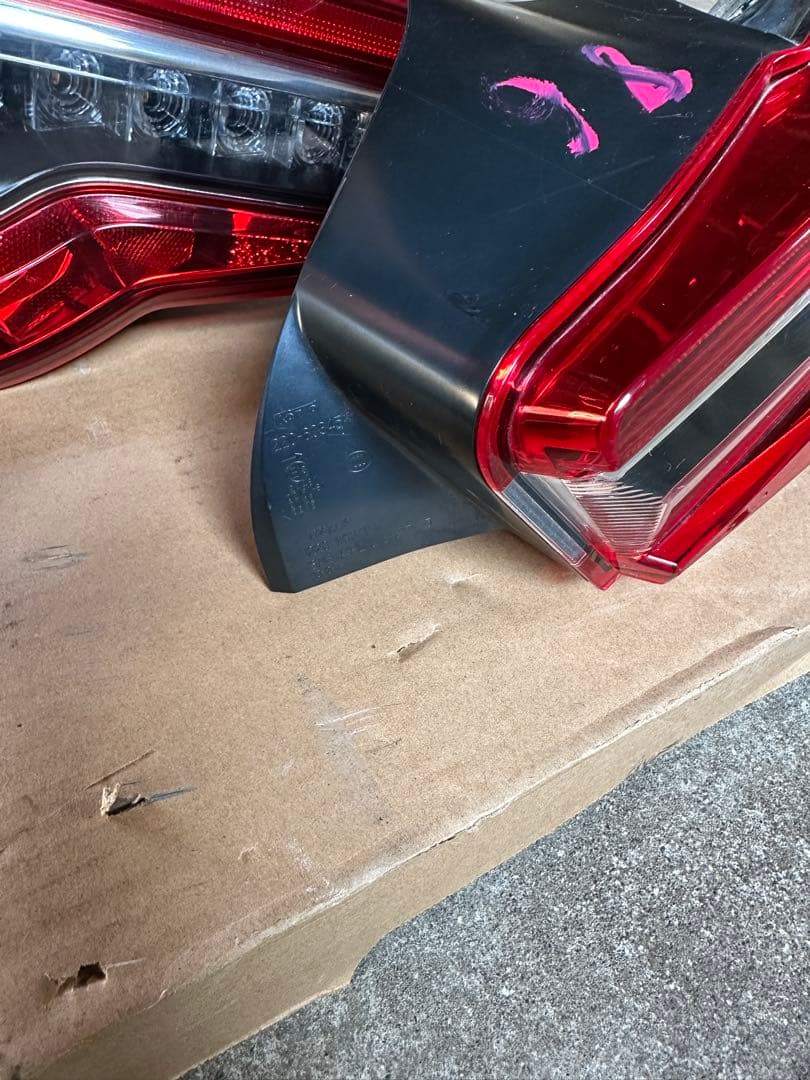 トヨタzn6 86 brz 後期 純正 テールランプ