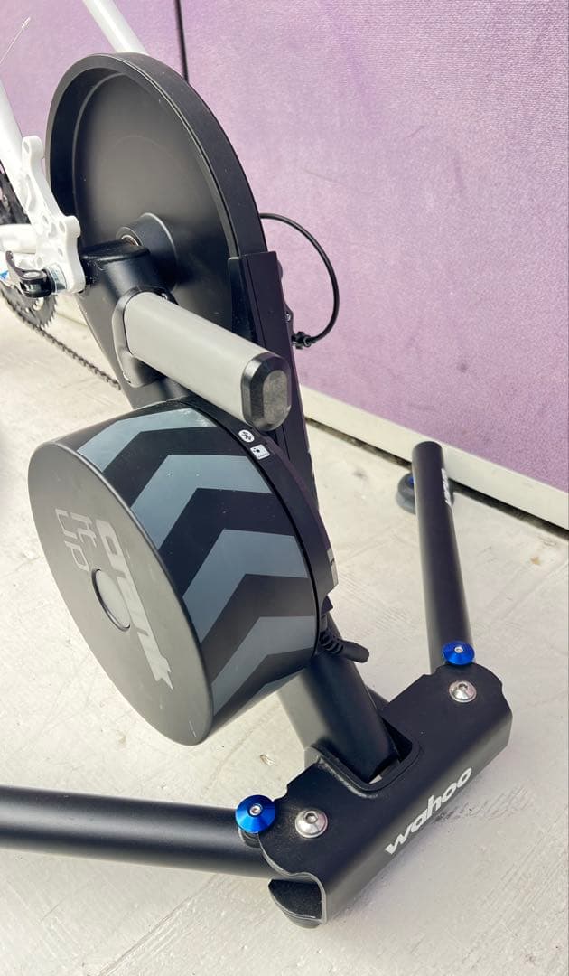 Wahoo KICKR SNAP 屋内バイクトレーナーPANTHER Zeus