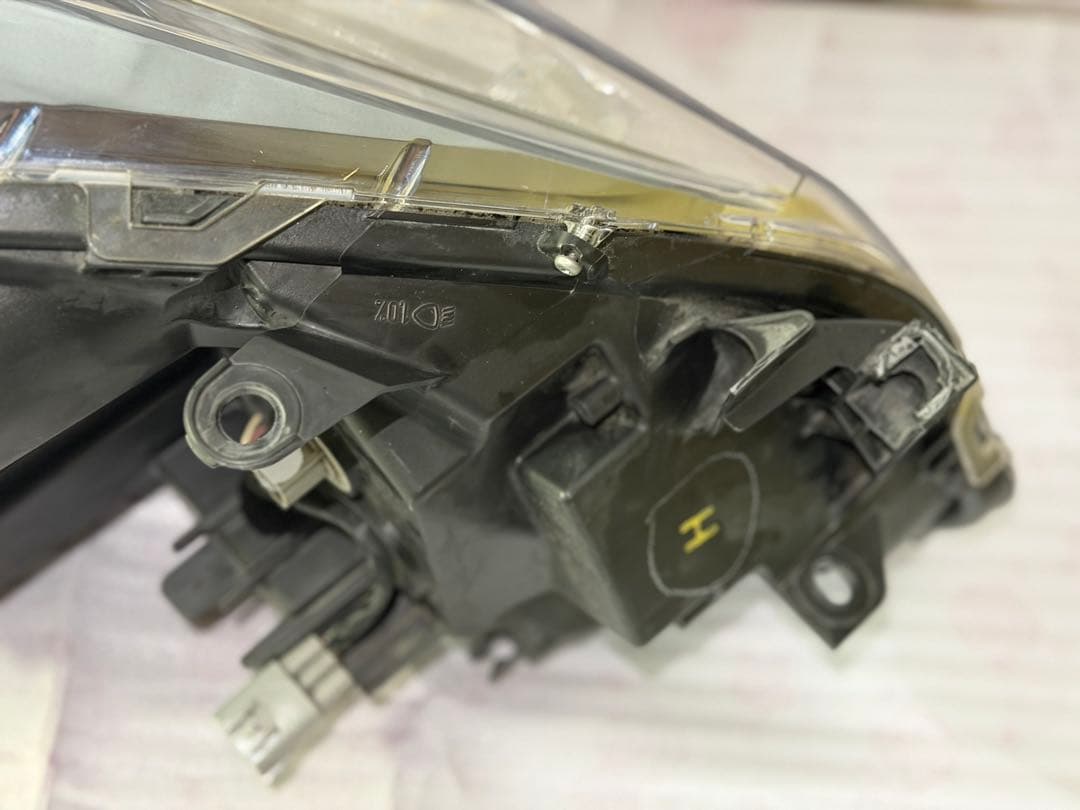 ゆ*う様 トヨタクラウン　左LED ヘッドライト クリアレンズ