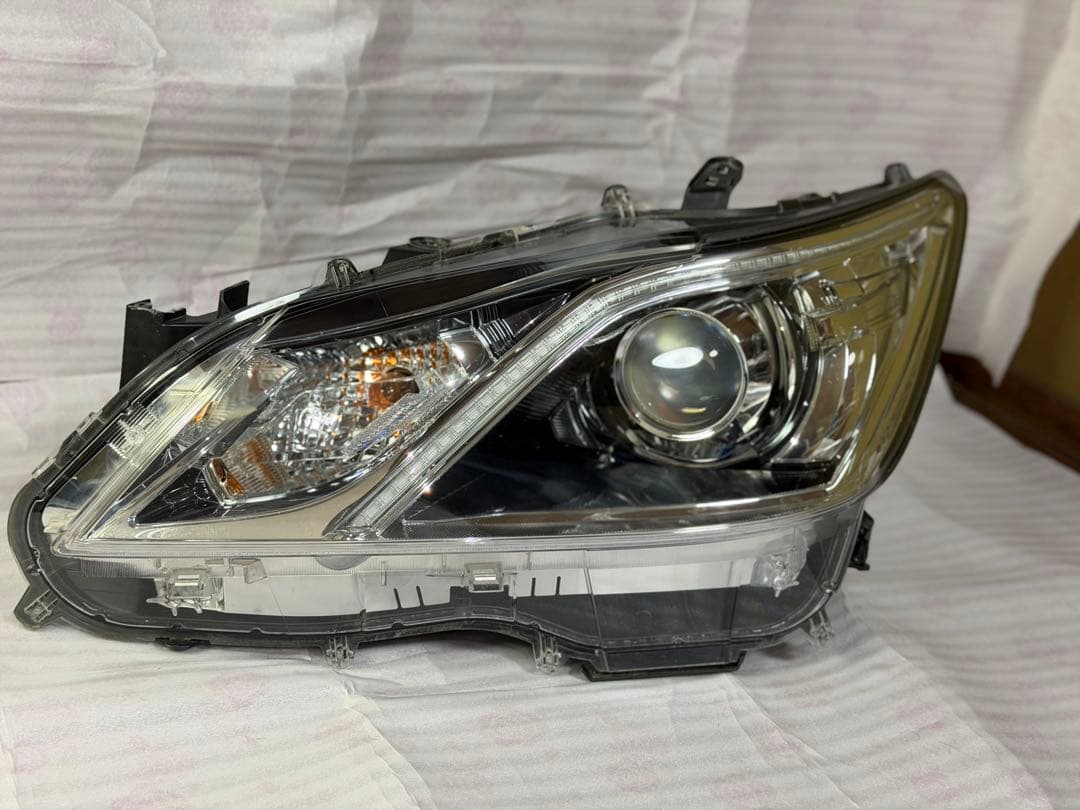 ゆ*う様 トヨタクラウン　左LED ヘッドライト クリアレンズ