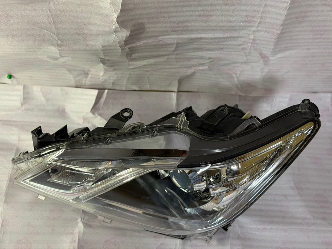 ゆ*う様 トヨタクラウン　左LED ヘッドライト クリアレンズ