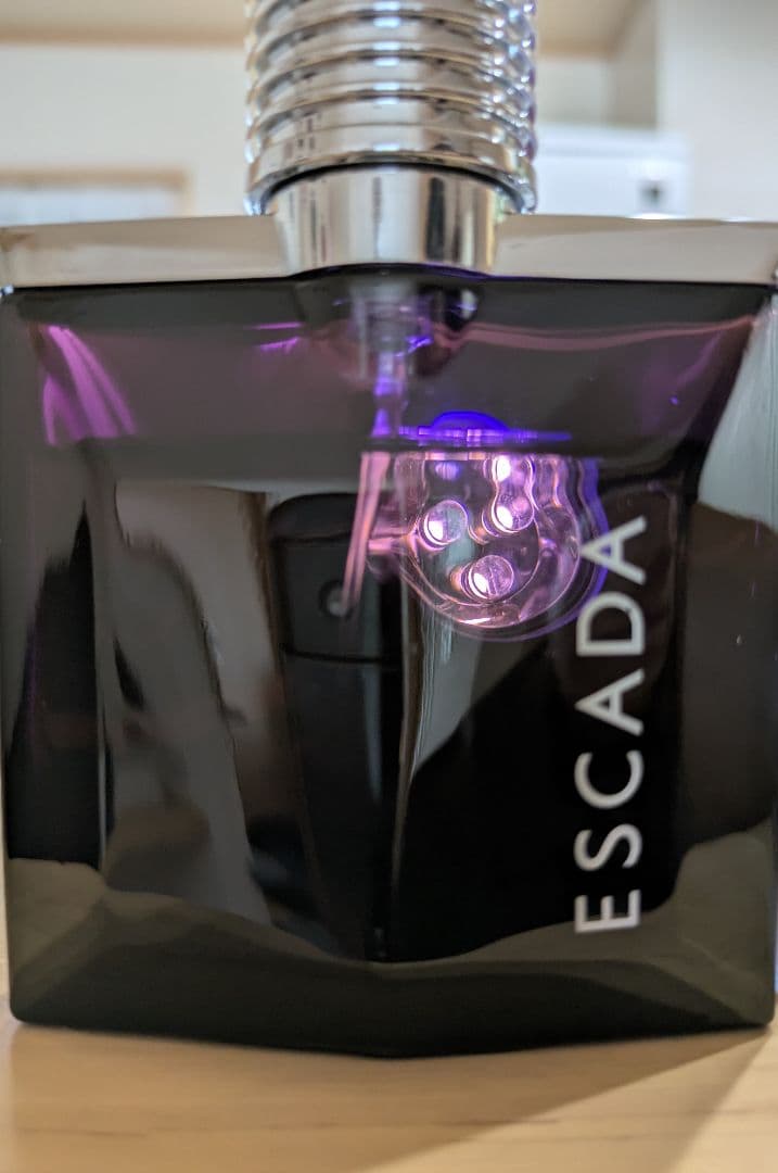 エスカーダ マグネティズム フォーメン オードトワレ 50ml