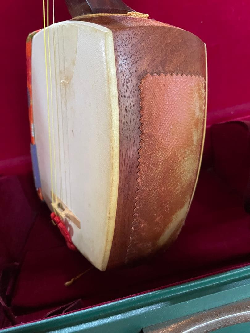 チ*ガ様 【お安くします】三味線 本体 ケース付き