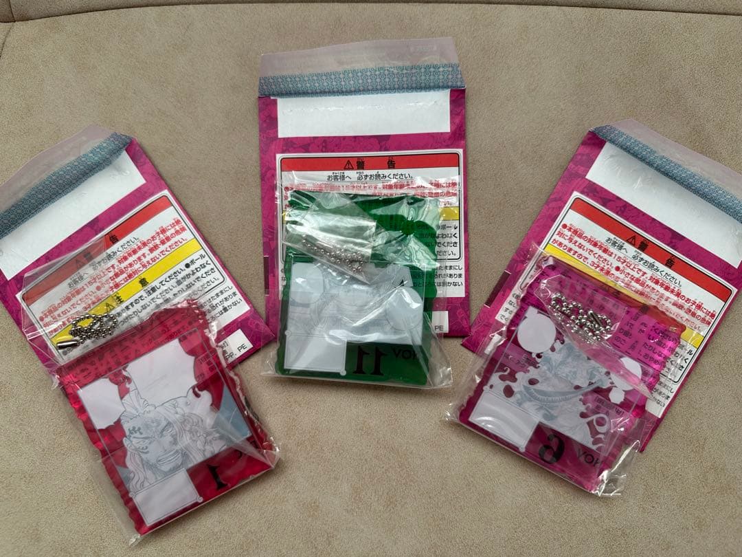 ONE PIECE BACE SHOP 1番くじ　ゾロ　キング　アクリルチャーム