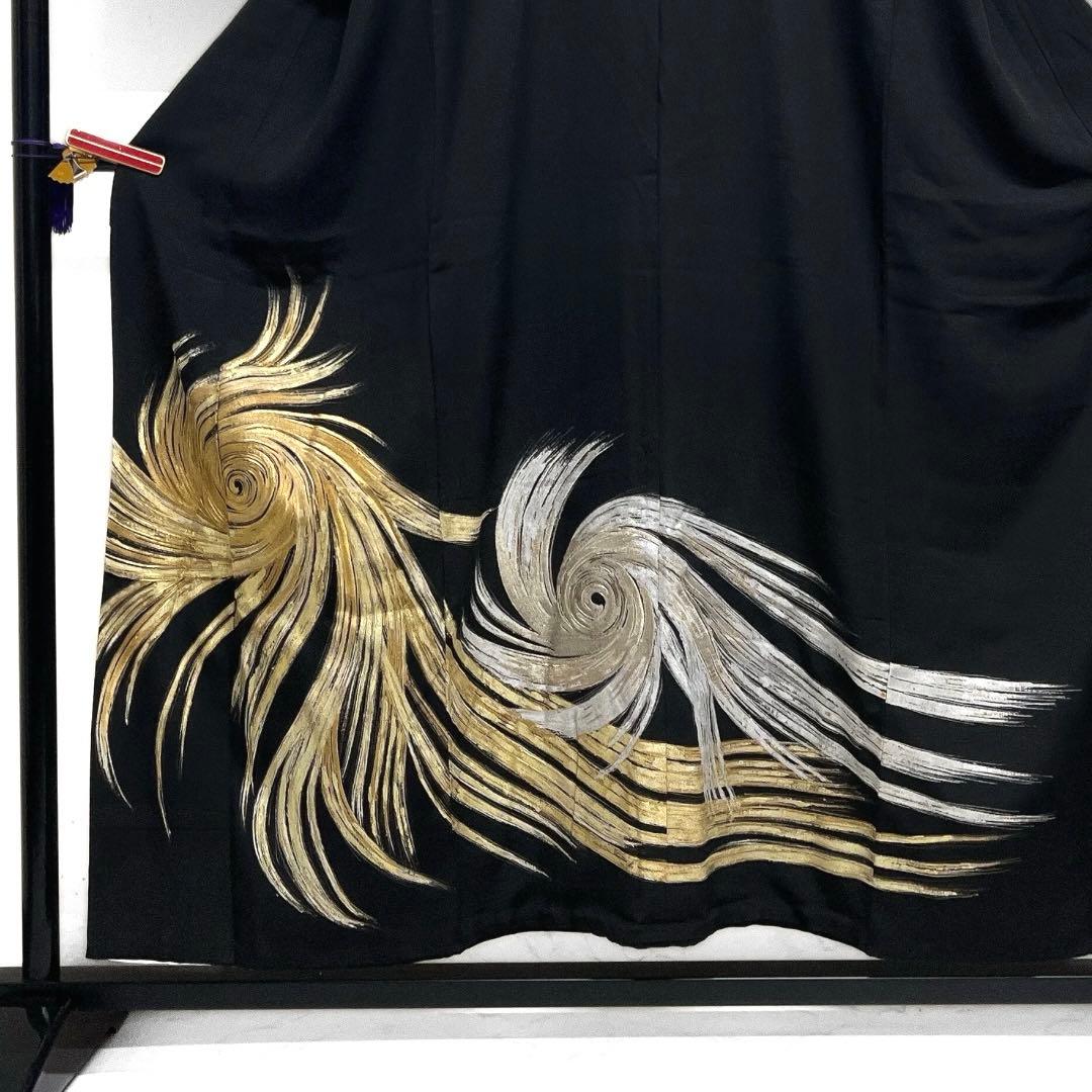 黒留袖　五つ紋　比翼付き　金糸　銀糸　金彩　銀彩　渦巻き　着物　103b d