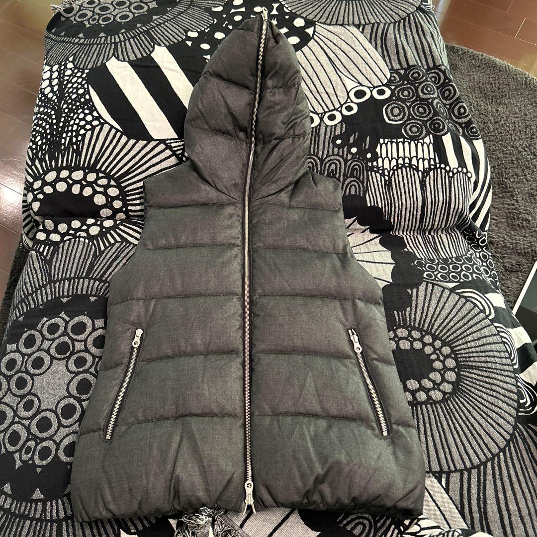 【DUVETICA】フード付きダウンベスト 42