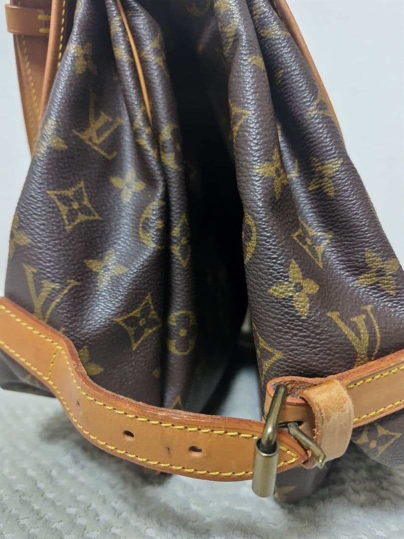 ルイヴィトン　モノグラム ソミュール35 ショルダーバッグ