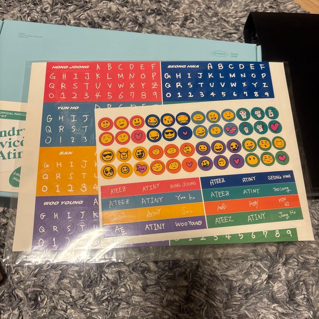 ATEEZ ペンライト、本国ファンクラブ3期キット、日本ファンクラブトレカケース